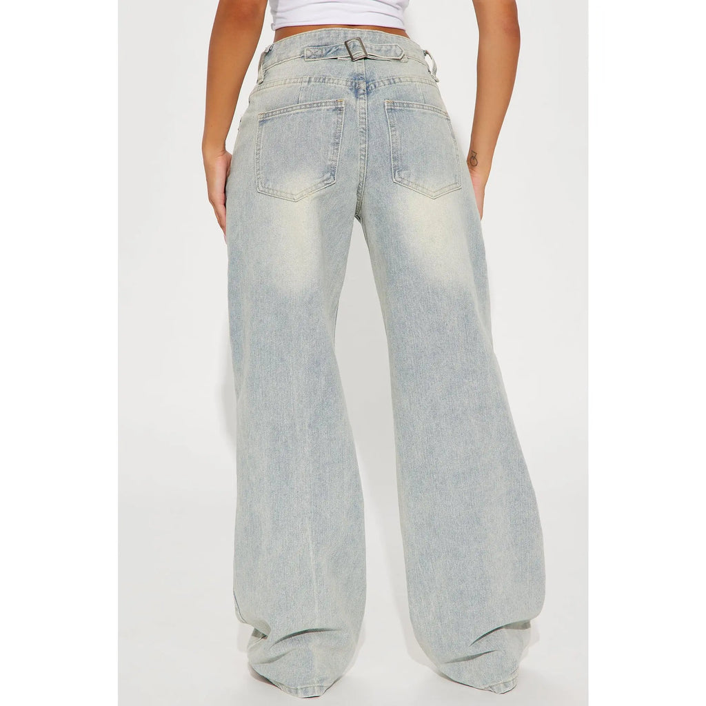 Chic Light Wash Tinted Baggy Jeans for Ultimate Comfort