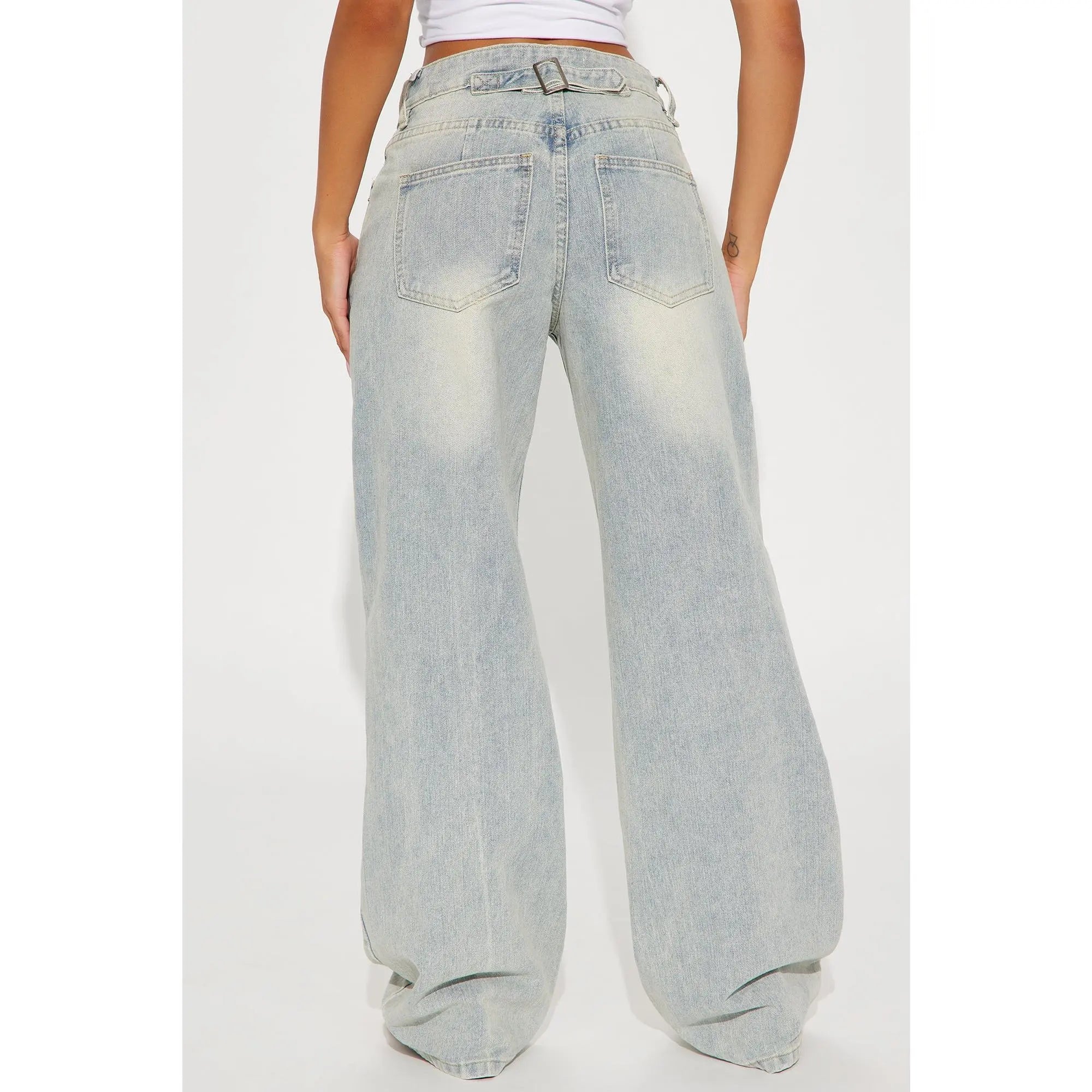 Chic Light Wash Tinted Baggy Jeans for Ultimate Comfort