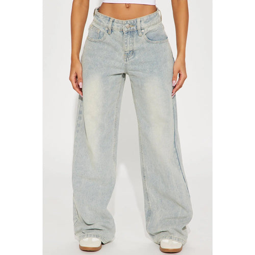 Chic Light Wash Tinted Baggy Jeans for Ultimate Comfort