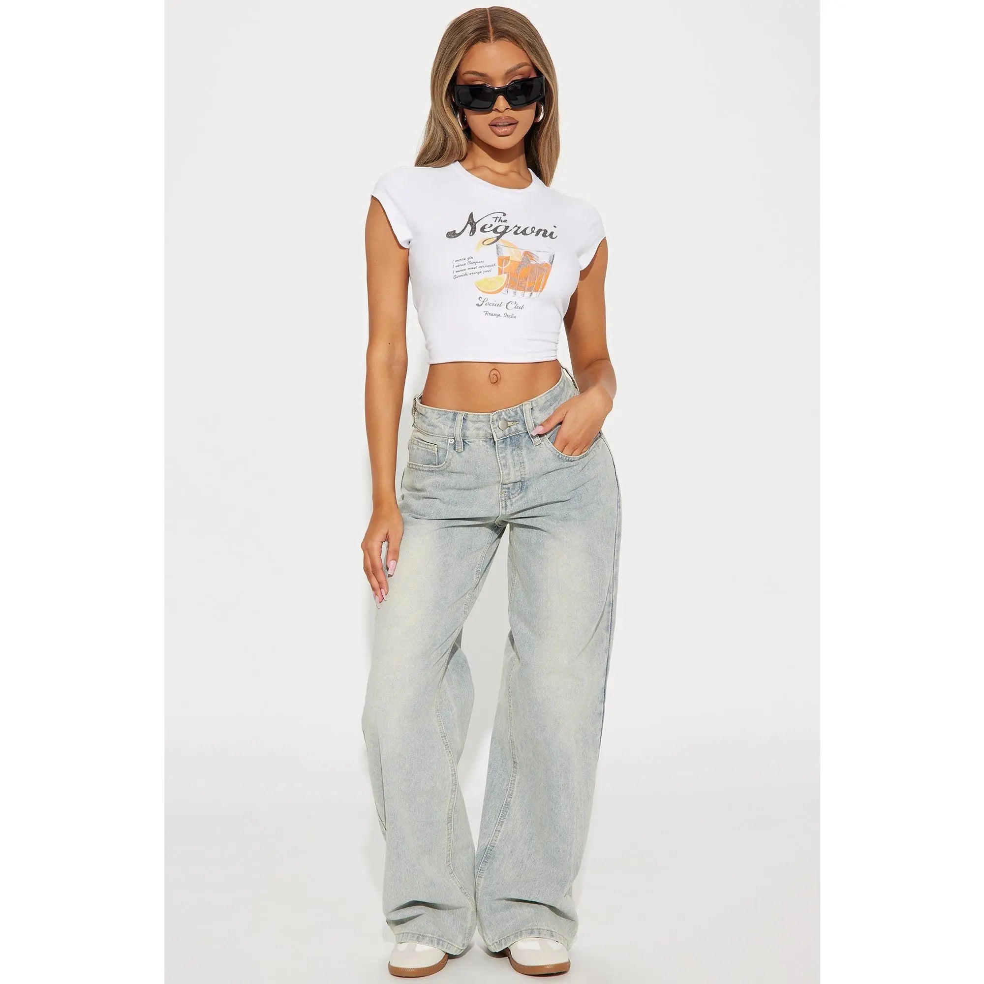 Chic Light Wash Tinted Baggy Jeans for Ultimate Comfort